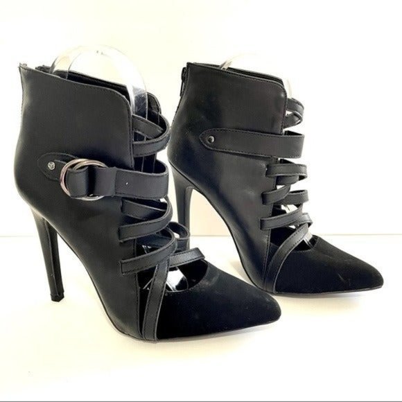 Qupid Black Ankle Boots Buckled Straps #6.5 - Picture 1 of 9